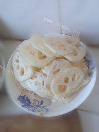 简单美味的莲藕炒肉做法图解1)
