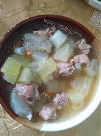 美味的排骨冬瓜汤做法图解5)