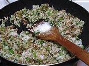 美味的芹菜牛肉炒饭做法图解9)
