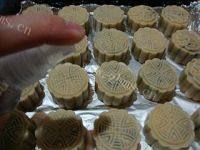自己做的广式紫薯月饼做法图解12)