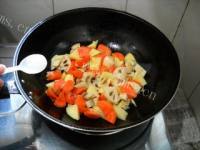 美味的辣白菜杂蔬素锅的做法图解六