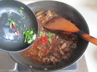 营养美食香菇肉酱茄子煲做法图解12)