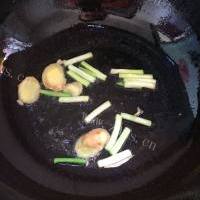 鲜美的蛤蜊冬瓜排骨汤的做法图解四