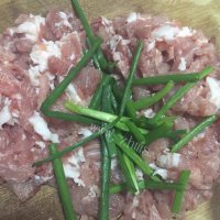 家常菜香菇酿肉做法图解2)