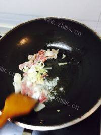 家常菜白菜炒肉做法图解4)