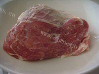 香糯的荷叶粉蒸肉做法图解1)