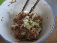家常菜虎皮尖椒酿肉做法图解3)