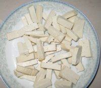 家常菜芹菜炒豆腐做法图解1)
