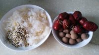 美味的红枣银耳羹做法图解1)