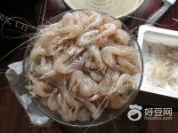 家常清炒手剥河虾仁做法图解1)
