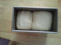 口味极佳的蜜豆吐司做法图解10)