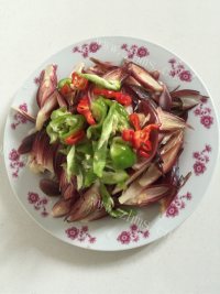 美味的鲜炒洋荷姜做法图解2)