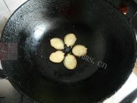 喷香的啤酒炖鸡做法图解2)