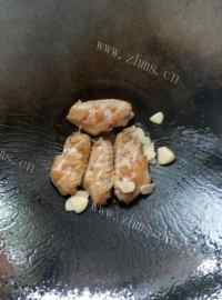 美味的咖喱鸡翅饭做法图解4)