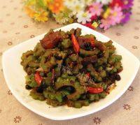 美味的腊肉豆豉炒苦瓜做法图解15)