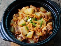美味的泡菜萝卜炖排骨做法图解6)
