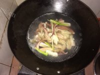 可口的白灼鱿鱼做法图解2)