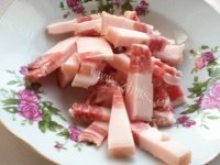 美味的猪肉炖粉条做法图解2)
