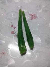 油而不腻的排骨莴苣汤做法图解2)