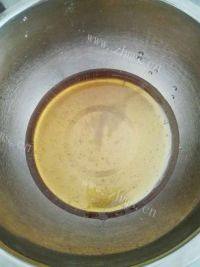 自制广式蛋黄莲蓉月饼做法图解2)