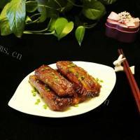 美味的蒜香烤排骨