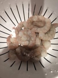 美味的干蒸鲜虾烧麦做法图解2)