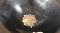 家常菜芹菜炒肉丝做法图解4)