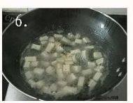 美味的紫菜豆腐汤