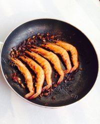 好吃的五香味煎海虾做法图解12)