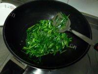 健康美食之韭菜炒鸡蛋做法图解8)