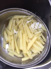 开胃的炸薯条做法图解4)