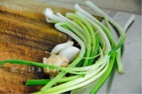 家常腊肉豆腐干做法图解3)