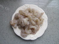 香脆蒜苔滑虾仁做法图解5)