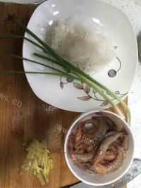 美味的鲜虾面做法图解2)