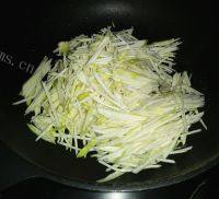 家常菜茭瓜炒鸡蛋做法图解9)