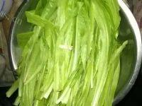 家常菜爆炒油麦菜做法图解1)
