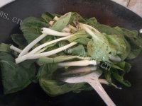 口感极佳的炝炒小白菜做法图解5)