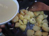 绿色食物红烧土豆做法图解8)
