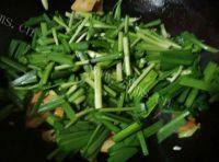 家常菜韭菜炒豆干做法图解8)