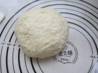 色泽鲜亮的日式炼乳面包做法图解2)