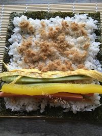 自制紫菜包饭做法图解9)