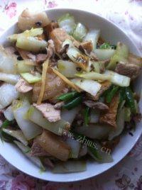 家常菜白菜梗炒肉