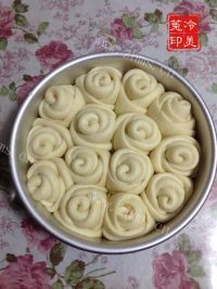 自制玫瑰花面包做法图解19)