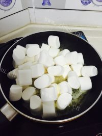 香甜自制牛轧糖（家庭版）做法图解2)