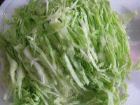 家常菜洋白菜炒豆片做法图解3)