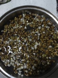美味的枇杷花茶做法图解1)