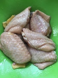 香喷喷的烤鸡翅做法图解1)