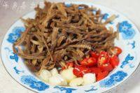 美味干豆角烧排骨做法图解2)