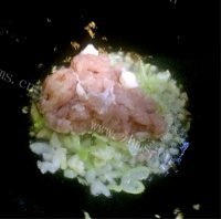 好吃的 时蔬虾仁疙瘩汤做法图解7)