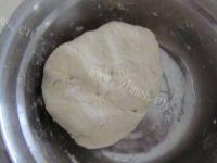 「美味可口」老婆饼做法图解4)